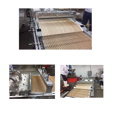 Η πάπια φρέσκο Mest κολλά τα επίπεδα πρόχειρα φαγητά λουρίδων Munchy ανοξείδωτου μηχανών 200-500kg/hr εξωθητών τροφίμων της Pet κατασκευάζοντας τη μηχανή