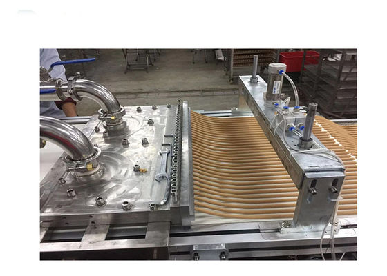 Τρόφιμα σκυλιών, πρόχειρα φαγητά κρέατος Trainning σκυλιών που κατασκευάζουν τη μηχανή