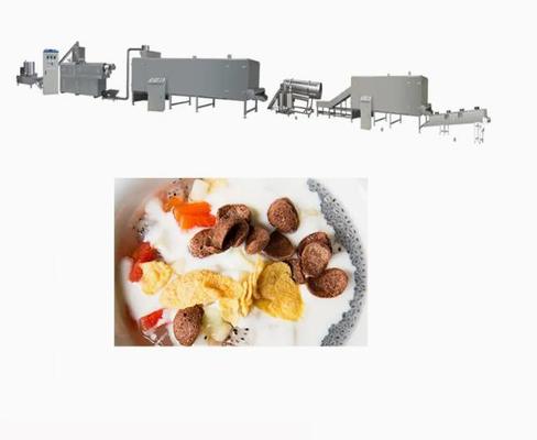 Νιφάδες καλαμποκιού προγευμάτων δημητριακών που επεξεργάζονται τις νιφάδες μηχανών/ρυζιού που κατασκευάζουν τη μηχανή