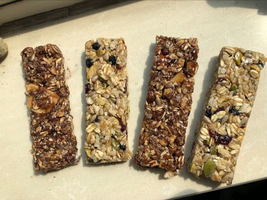 Πιέζοντας φραγμός κοπής Granola φραγμών δημητριακών που κατασκευάζει τη μηχανή με τη μεγάλη απόδοση