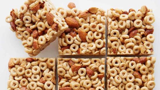 Βαθμός τροφίμων 150mm φραγμός 80pcs/Min Granola που κατασκευάζει τη μηχανή