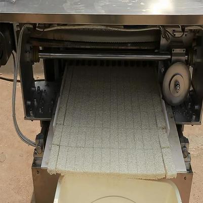 SUS304 Υγιεινό Snack Peanut Bar Making Machine Στρογγυλό κυλινδρικό τετράγωνο σχήμα